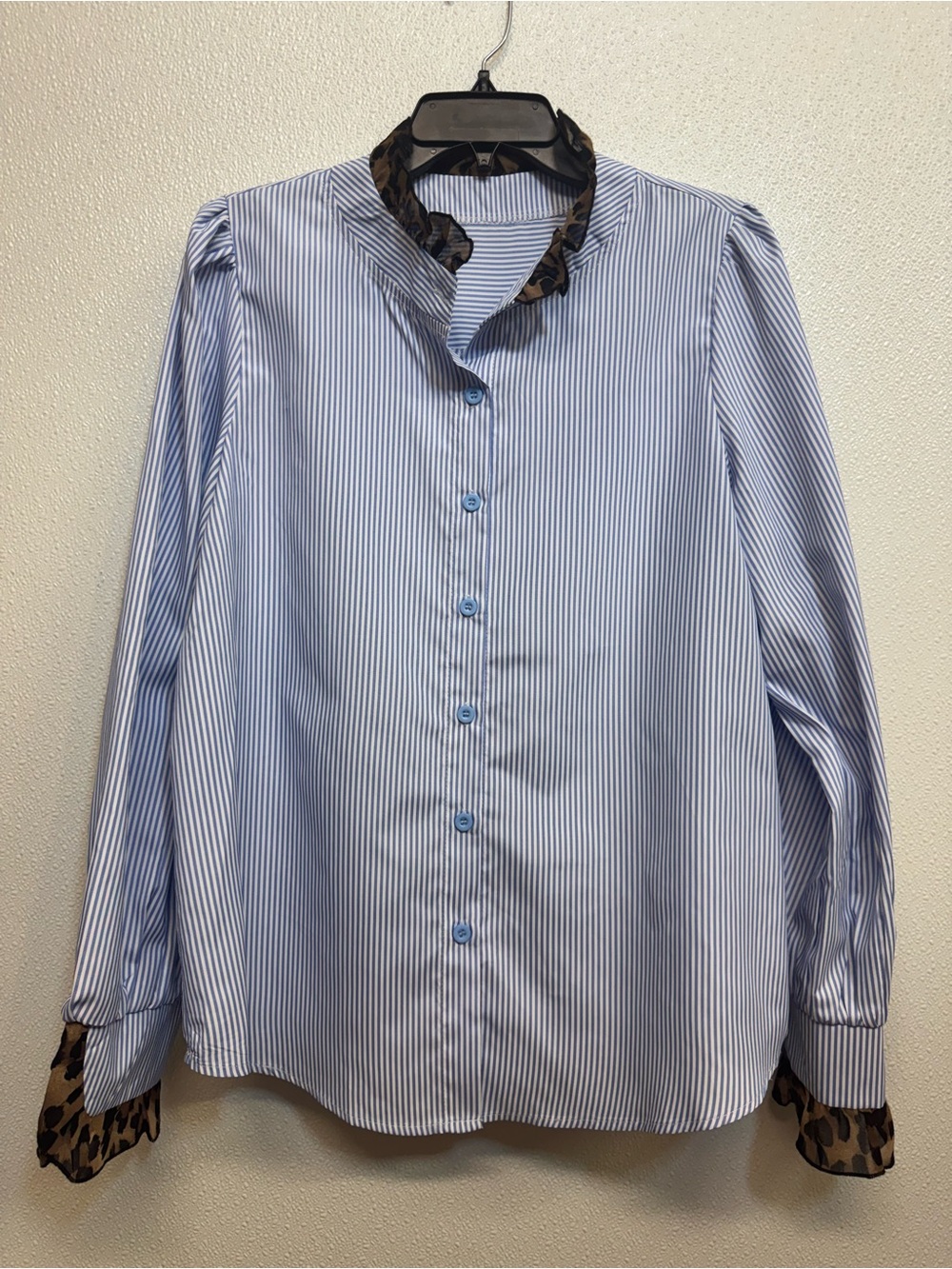 SHEIN Blue & White Striped Button-Down with Leopard Trim Sz L (E-27)